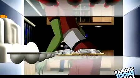 Зеленая девушка Халк отдается в попку раком