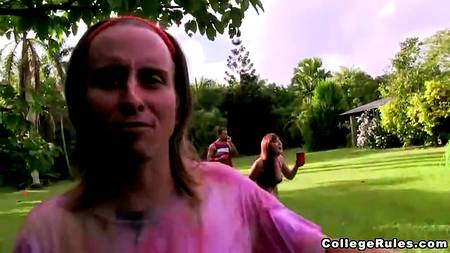 Публичный отсос на вечеринке