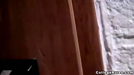 Студентки наснимали домашней порнухи