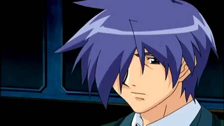 Хозяин дома развлекается с миленькими горничными