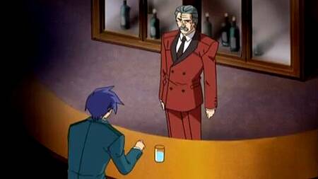 Хозяин дома развлекается с миленькими горничными