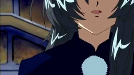 Хозяин дома развлекается с миленькими горничными