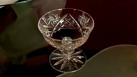 Двое самцов натянули блондинкуна свои мощные члены