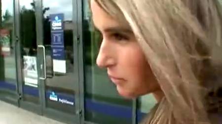 Грудастой девке понравился анал на природе