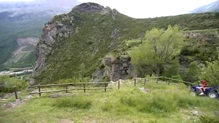 Экстремалы трахаются на квадроцикле и по-альпинистски