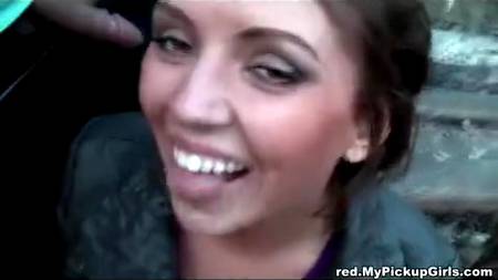 Пикаперы прут девку в парке