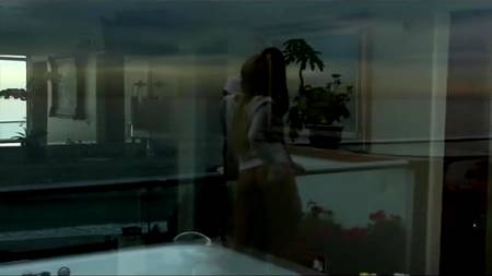 Две подруги наслаждаются любовью на троих