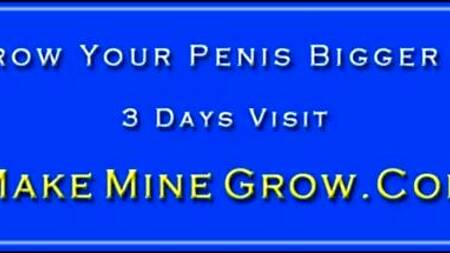 Красотка показывает попку на лестнице раком, соблазняя самца