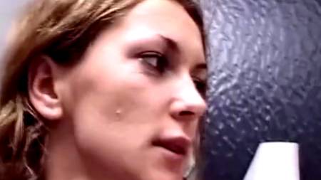 Охранник в сортире дерет в попку молоденькую фею