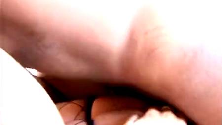 Негру удалось довести партнершу до экстаза