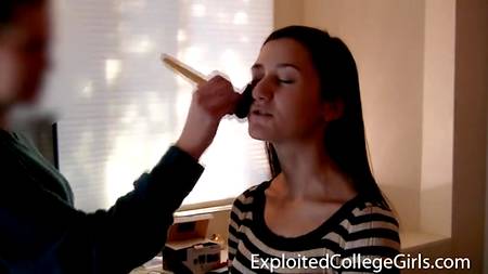 Большой ствол еле вошел в вагину