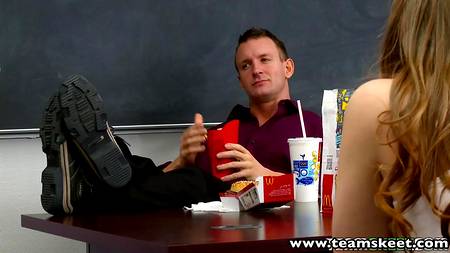 Жуткий разврат в школе