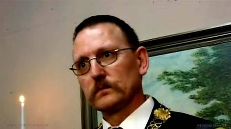 Групповуха с невестой прямо в ЗАГСе