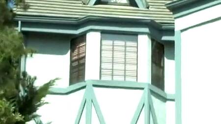 Две веселые студентки захотели посмотреть на хуй ботаника