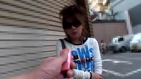 Отвел милую азиатку в ресторан и трахнул её