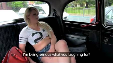 Таксист зарядил в жопу своей очаровательной пассажирке