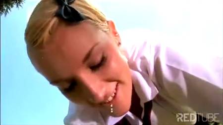 Старый пень долбит узкую попку нимфы