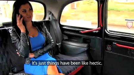 Скрытая камера в салоне такси запечатлела сочный трах