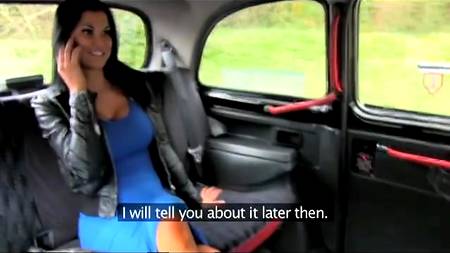 Скрытая камера в салоне такси запечатлела сочный трах