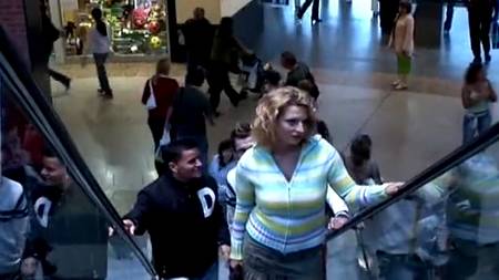 Шикарная дама балует молокососов сексом