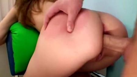 Расставание с анальной девственностью на специальном уроке