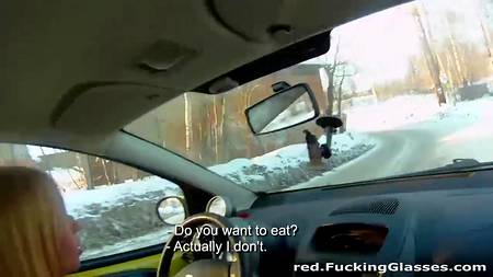 Горячий секс в холодном зимнем лесу