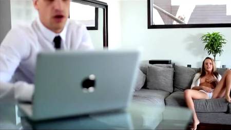 Лучшее средство возбудить мужа - это развратное поведение