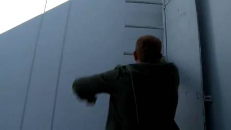 Сексуальная блондинка трахается со своими хахалями, где попало