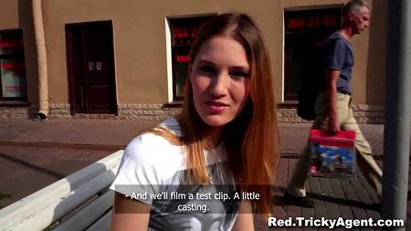 Марк развел телочку на эротический кастинг