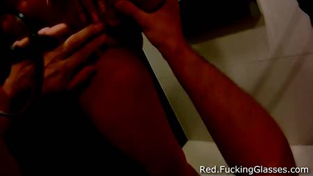 Сочный перепих в общественном сортире