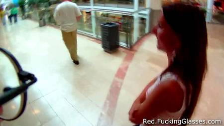 Сочный перепих в общественном сортире