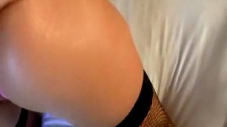 Классно трахать блонду сзади