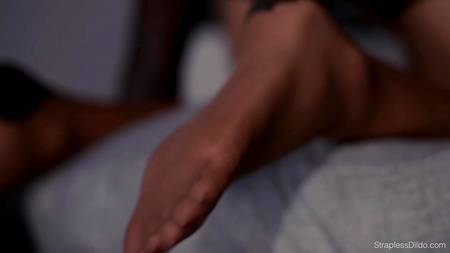 Шикарный лесбийский секс стройных девушек в красивом нижнем белье