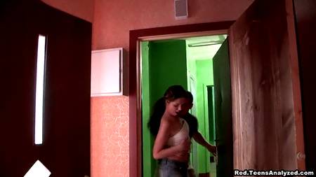 Девчонка и ее бойфренд познают радости интима