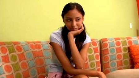 Мама с дочкой отжигают в порно