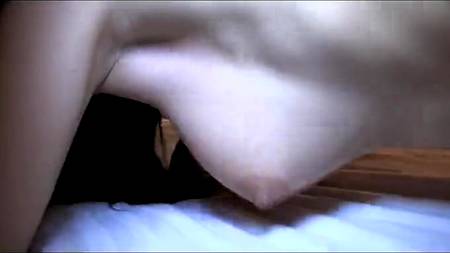 Брюнетка обожает наслаждения сексом