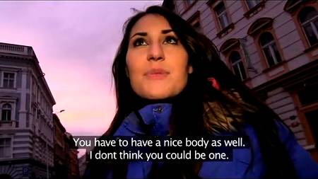 Брюнетка обожает наслаждения сексом