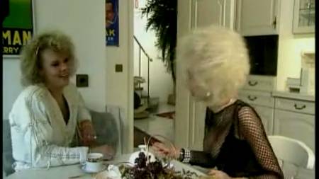 Работает обеими дырками