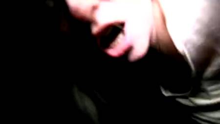 Смачно заправил в подъезде