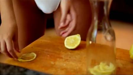 Обожает секс и сперму