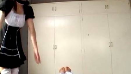 Минет от старательной горничной