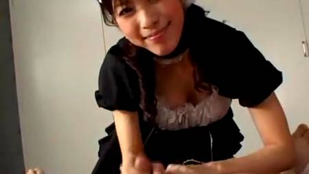 Минет от старательной горничной