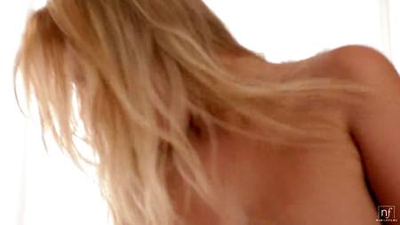 Молодую любовницу нужно ублажать