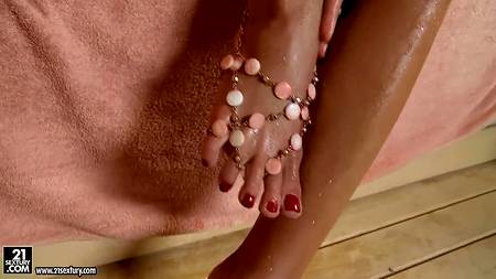 Фут-фетиш и трах в сауне