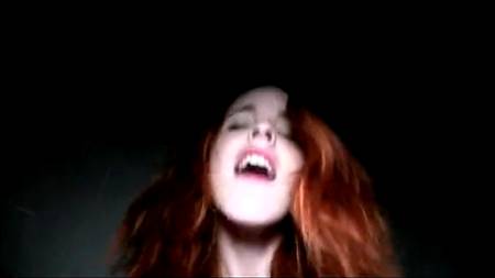 Рыженькая фея заработала деньги своей дырочкой