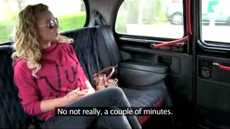 Горячо поимел блондинку в такси