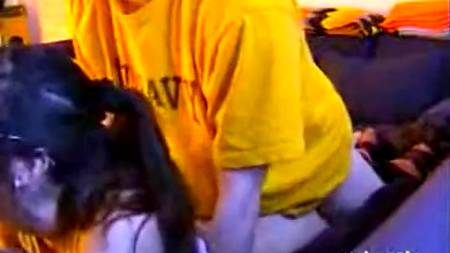 Попользовал подругу сзади