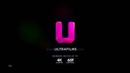 Обалденная молодуха отдалась у автомобиля двум крепким парням