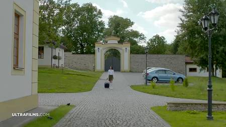 Молодые телки устроили лесбийскую групповуху в студенческом общежитии