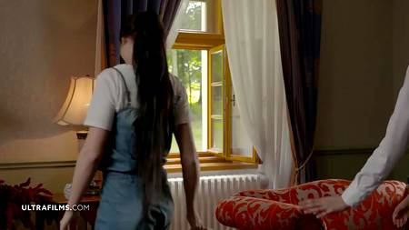 Молодые телки устроили лесбийскую групповуху в студенческом общежитии